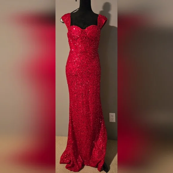 Madam Uniq Formal Dress #679 NWOT - Picture 2 of 11